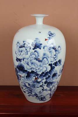 朱剑辉绘画创作釉下青花釉里红作品《富贵花开》