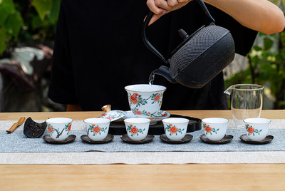 薄胎玉瓷珐琅彩茶器《花开富贵》