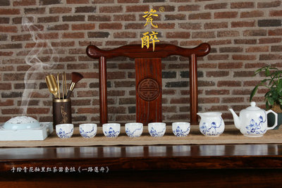 釉下青花手绘《一鹭莲升》壶茶器
