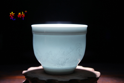 影青釉浮雕《富春山居图》纹主人杯